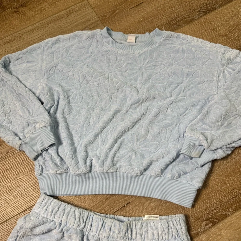 Old Navy light blue sweater short set